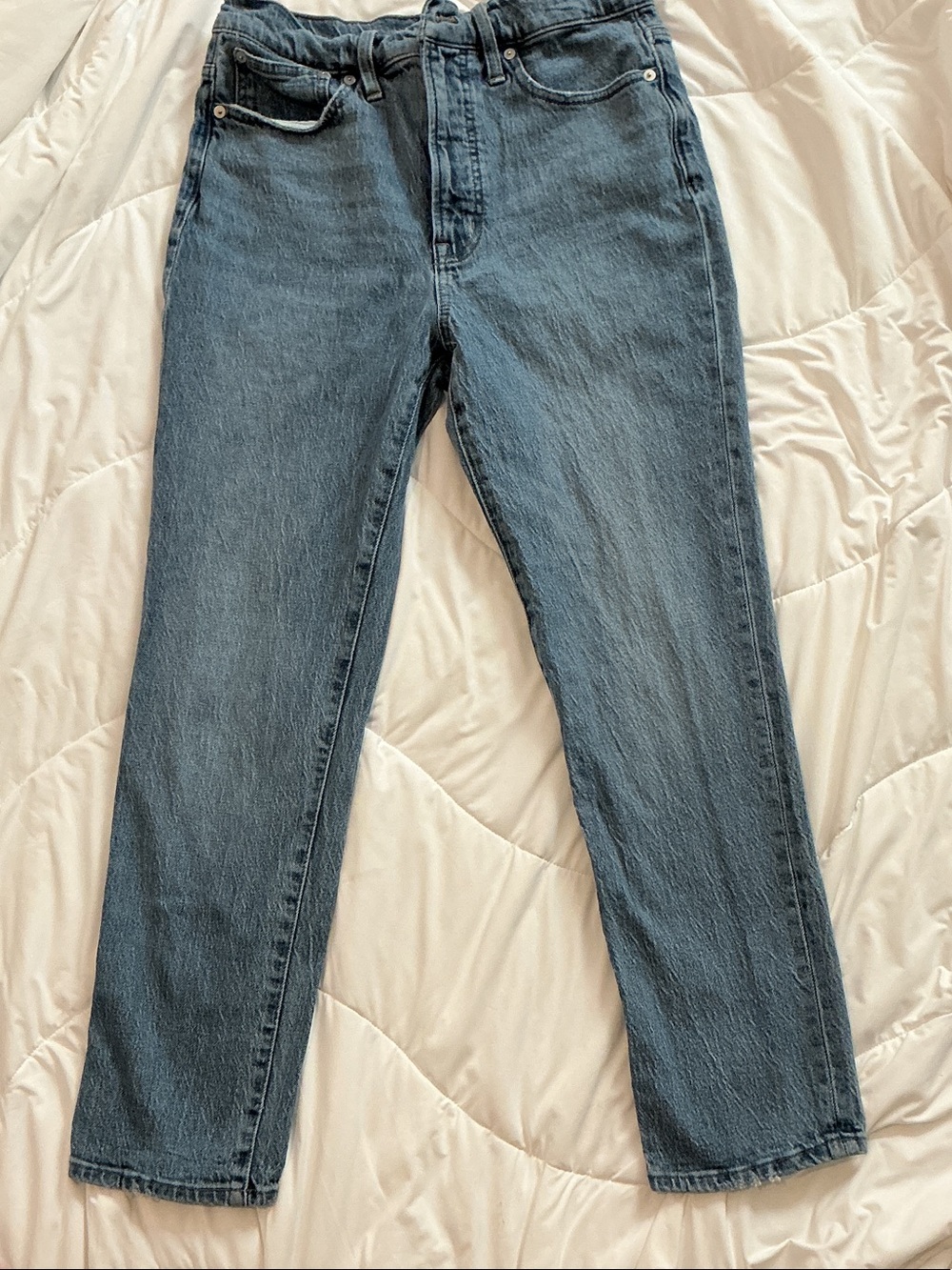 Madewell Straight-Leg Slightly Cropped Jeans in Faded Blue